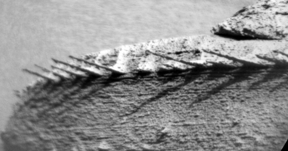 ‘UFO spaceships crash landed on Mars’ after scientists find mysterious lumps