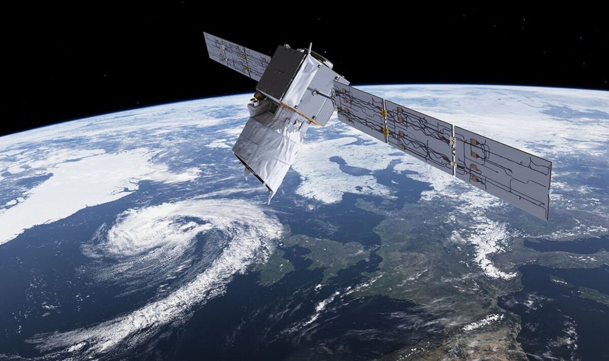 UK satellite size of car set for Atlantic splashdown after mission ‘impossible’