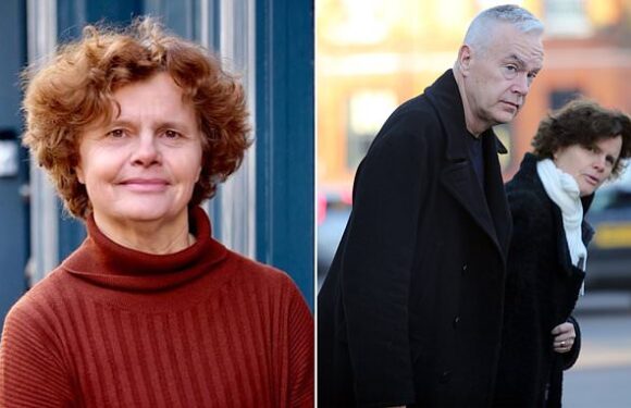 Who is Huw Edwards' wife Vicky Flind? TV producer who named BBC host