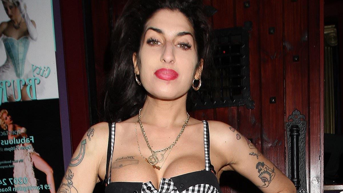 Amy Winehouse's journals revealed