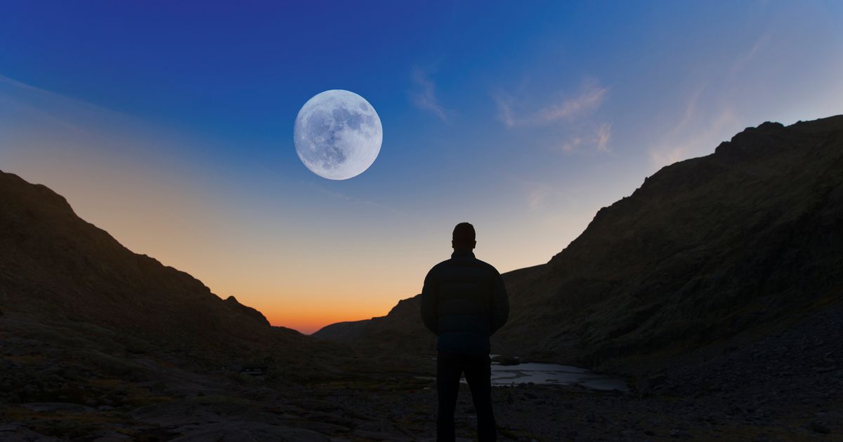 Infamous Mars hoax that saw e-mail claim planet would look as big as a full Moon