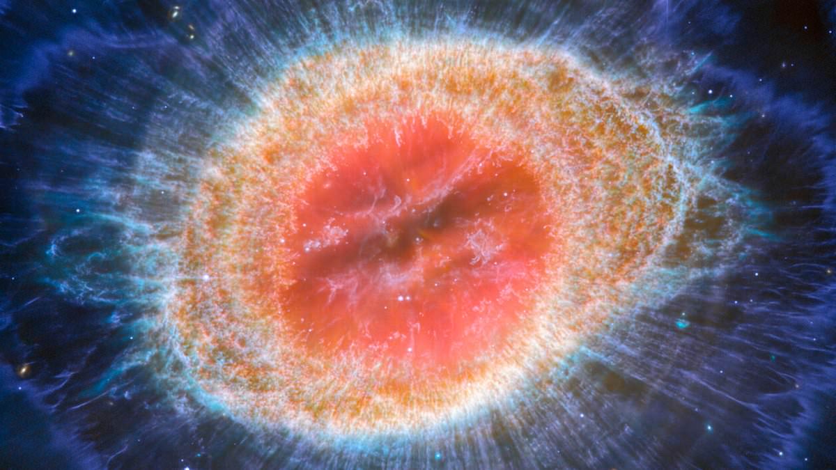 NASA reveals how the sun will look when it DIES
