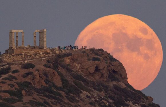 'Super blue moon' which won't be seen for 14 years lights up the skies