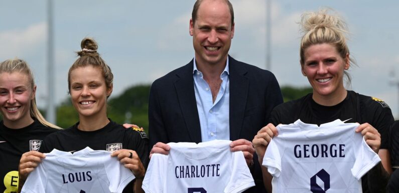Sweet moment William passed on a message from Charlotte to the England Lionesses
