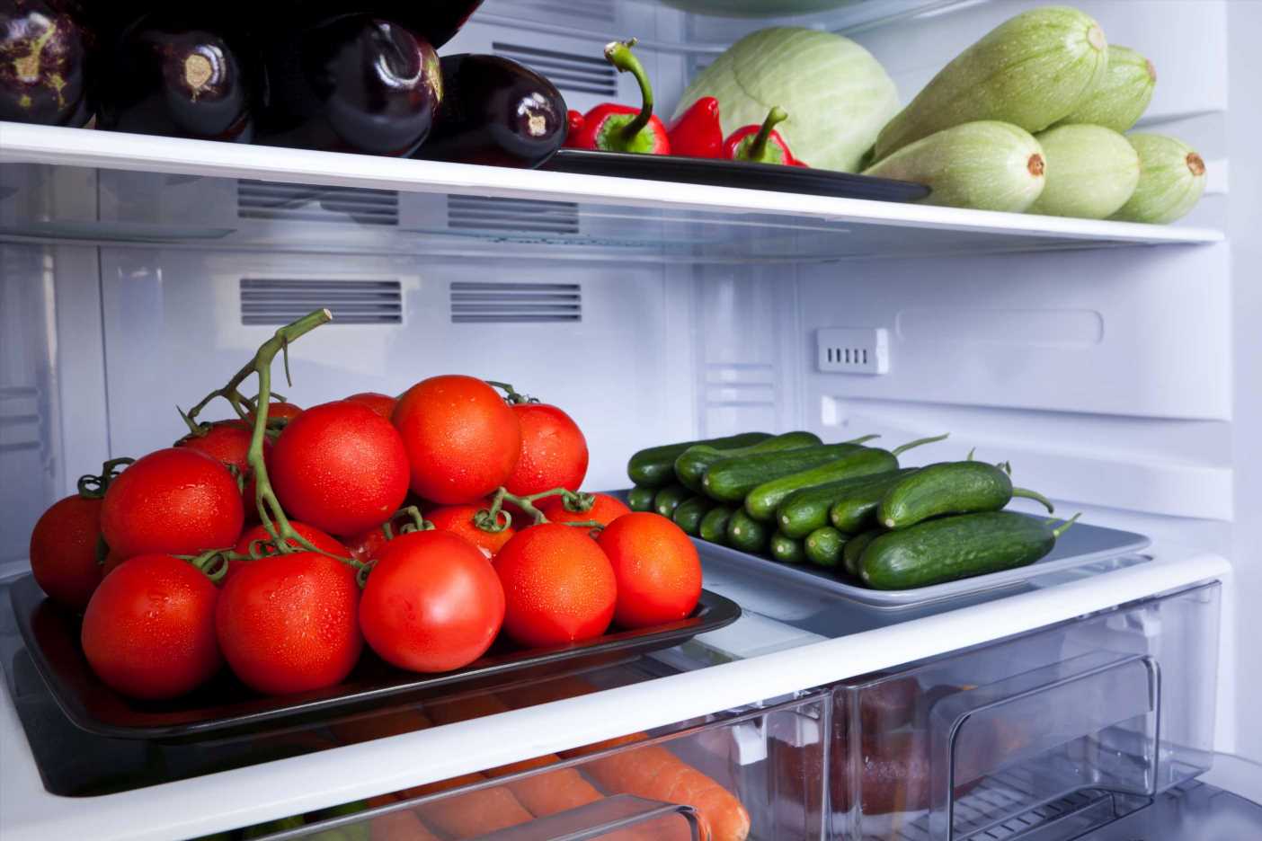 The best way to store tomatoes so they don’t end up tasteless… and it’s not the fridge | The Sun
