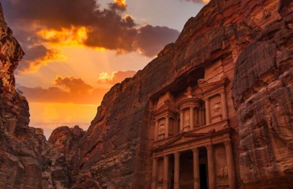 Archaeologists taken aback by ‘eye idol’ discovered in ancient city of Petra