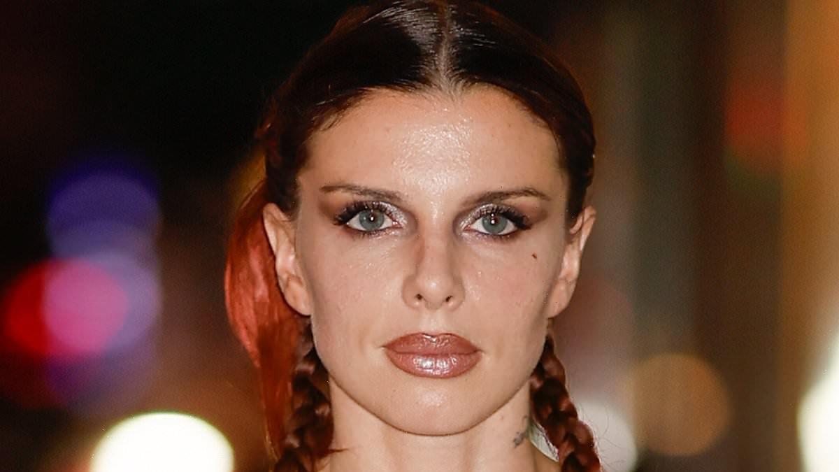 Julia Fox lives up to her name in skimpy outfit during NYFW