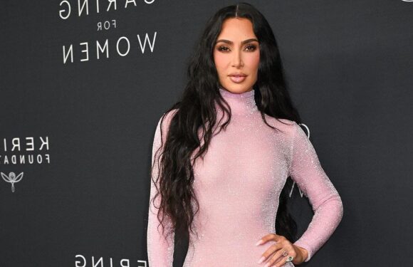 Kim Kardashian exclusive, bids against Lauren Sanchez