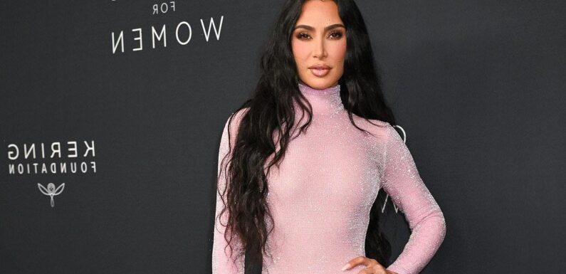 Kim Kardashian exclusive, bids against Lauren Sanchez