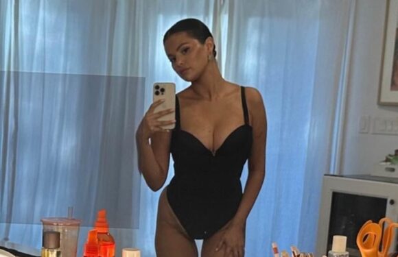 Selena Gomez sets pulses racing with sizzling selfie in bodysuit