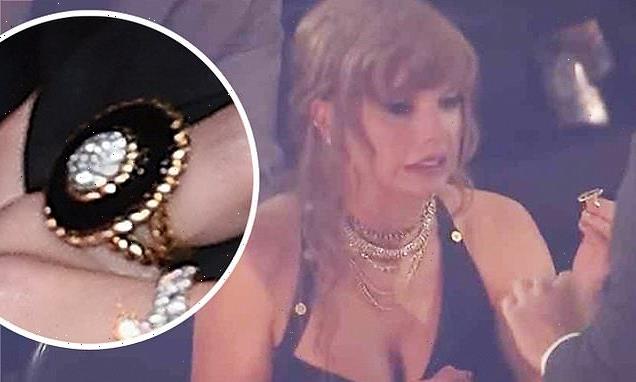 Taylor Swift BREAKS $12,000 vintage ring at MTV VMAs