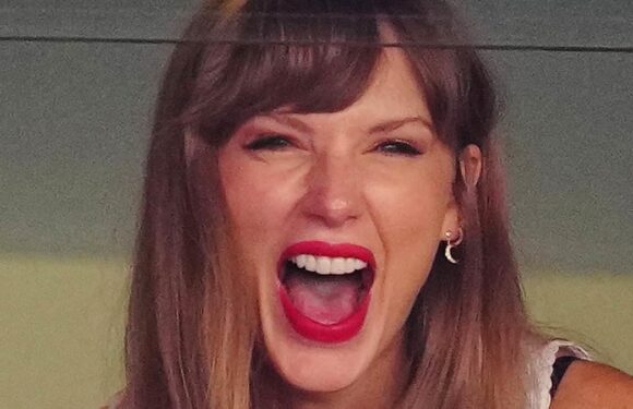 Taylor Swift 'pays for restaurant to eat', 'witness' claims on TikTok