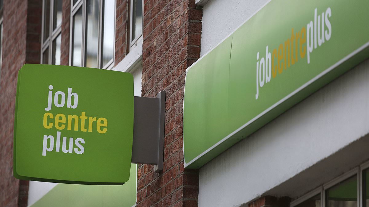 Thousands on Universal Credit are warned as 26 JobCentres closed