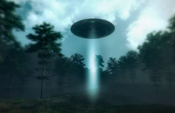 UFO truth to be made public in ’18 months’ in ‘biggest story ever’, says expert