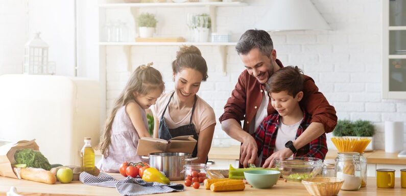 Why children grow up unruly if Dad isn't home for dinner