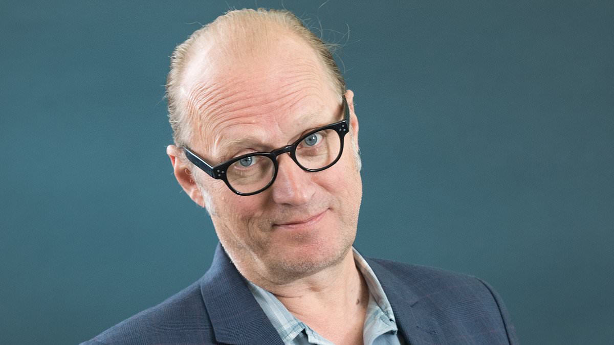 Adrian Edmondson's short-sightedness has been miraculously cured