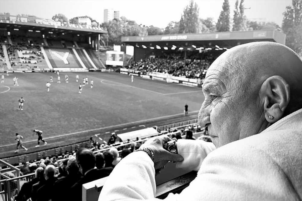 Dave Courtney's tragic last post shows gangster smiling as he enjoyed half time drinks at beloved Charlton Athletic FC | The Sun