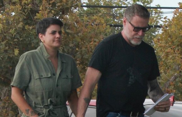 Dean McDermott seen with new girlfriend in line at LA welfare office