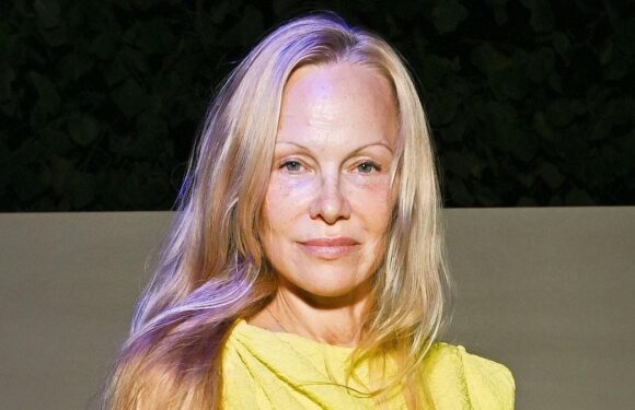 Jamie Lee Curtis applauds make-free Pamela Anderson