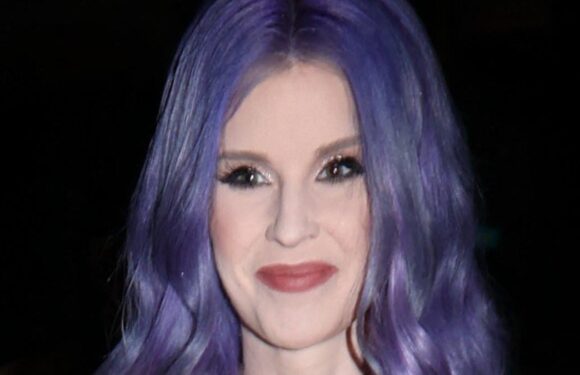 Kelly Osbourne shows off VERY slim frame during birthday celebration