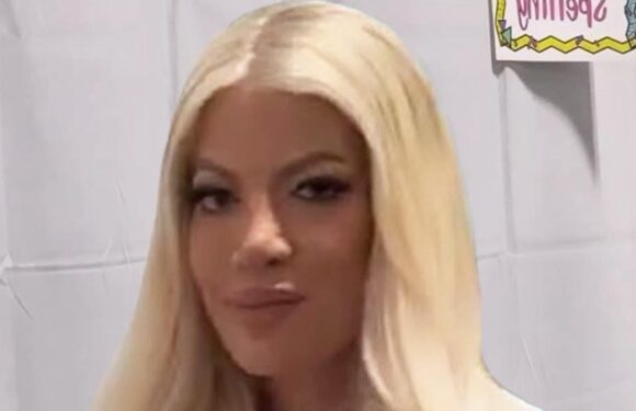 Tori Spelling shows plump pout after being accused of getting FILLERS