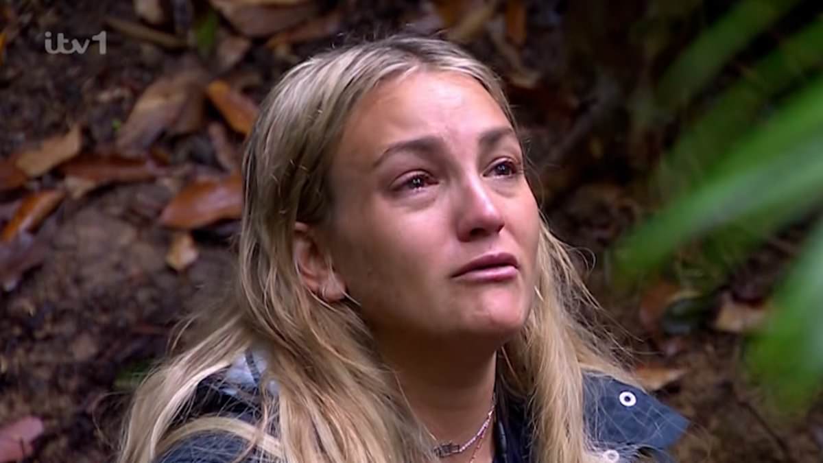 I'm A Celeb's Jamie Lynn Spears tearfully threatens to QUIT