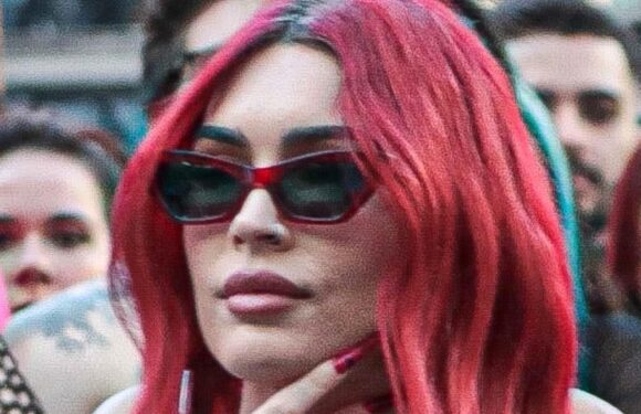 Megan Fox enjoys fiance Machine Gun Kelly's show in Brazil