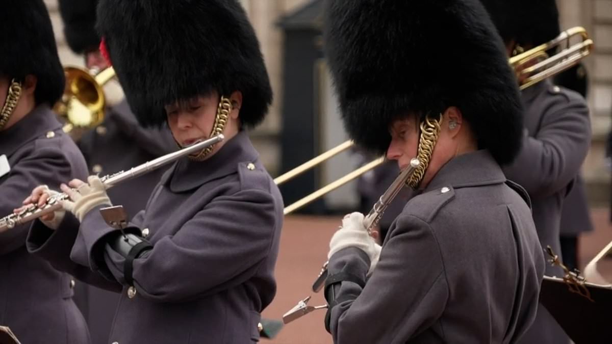 Moment K-pop mania takes over the royal household