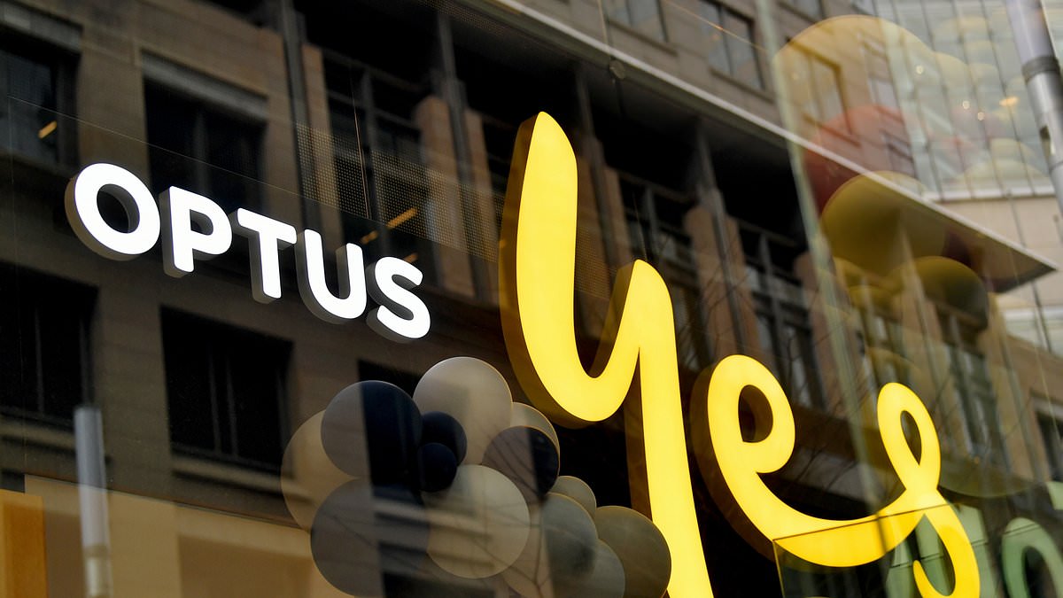 Optus network crash LIVE updates: Everything you need to know