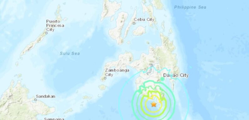 Powerful 7.2 magnitude earthquake tears through Philippines