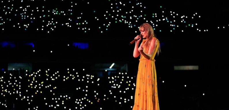 Taylor Swift cancels tonight’s concert from her dressing room after tragic death