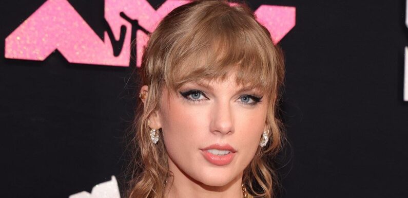 Taylor Swift is 'in love' with NFL star boyfriend Travis Kelce
