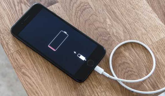 The 'fool-proof' iPhone trick that gives you 'unlimited' battery life