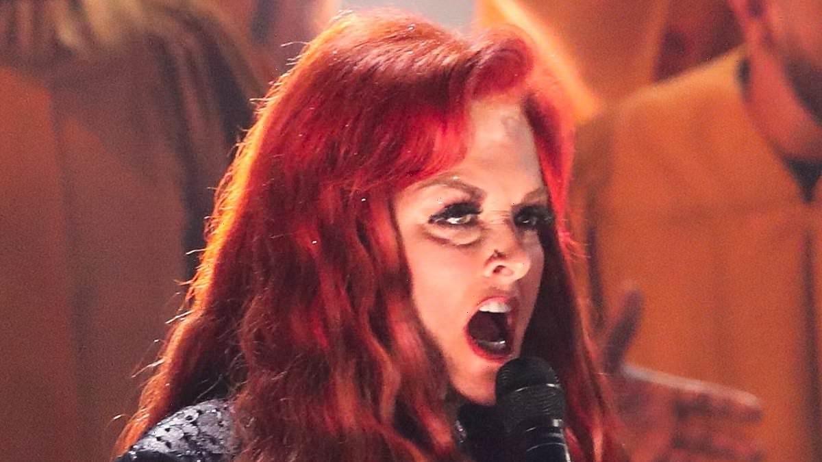 Wynonna Judd worries fans after 'bizarre' CMA Awards performance