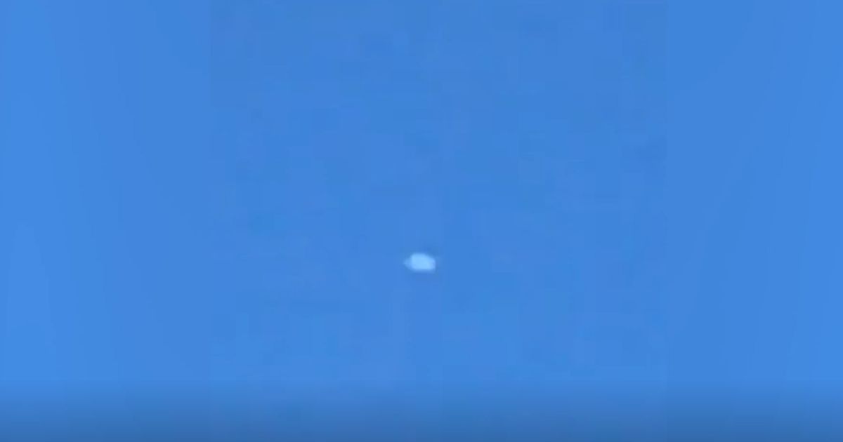 Bloke’s ‘mind blown’ after spotting UFO following plane in British countryside