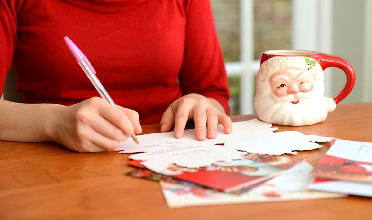 Brit blasts American friend for ‘bragging’ in Christmas card
