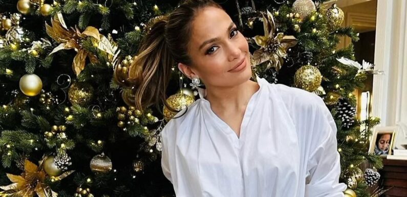Jennifer Lopez and Ben Affleck host festive Christmas party