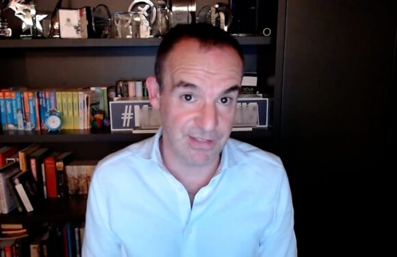Martin Lewis explains why teachers shouldn't get Xmas gifts this year