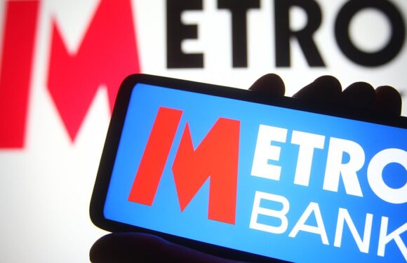 Metro Bank is DOWN: Banking app crashes for users across the UK